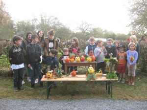 Les lauréats du concours de citrouille décorée qui sont tous repartis avec un lot